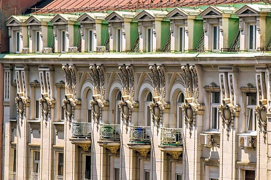 Republic Square Suites