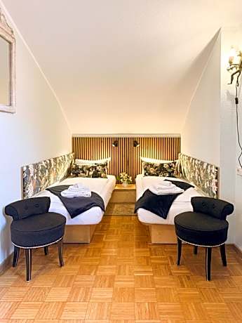 Triple room separate beds