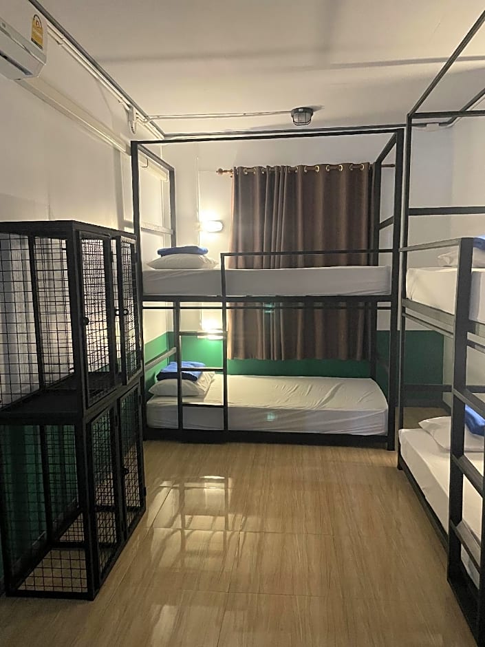 Photo 1 of 1 of Bed in a 8 Bed Mixed Room