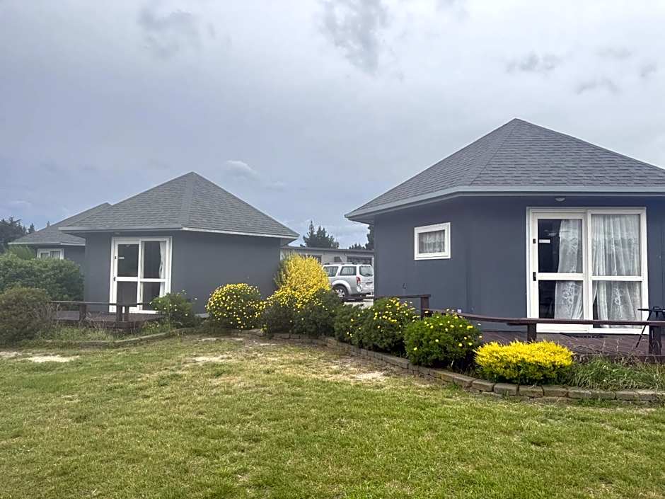 Pineacres Motel and Park