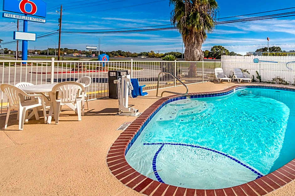 Motel 6-San Marcos, TX - North