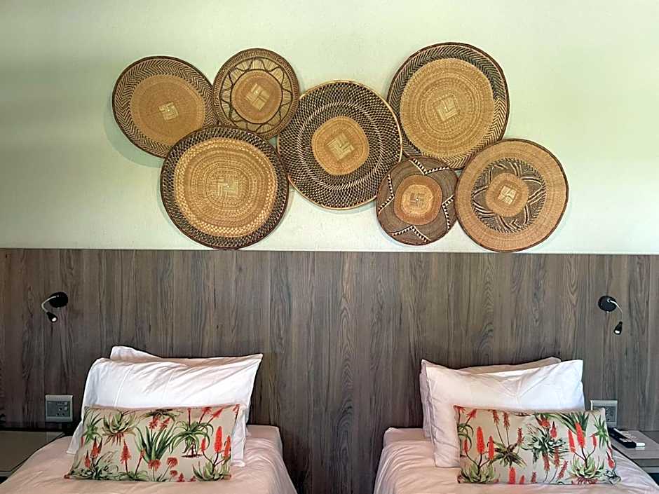 Khululeka Safaris Lodge