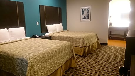 Queen Room with Two Queen Beds - Smoking