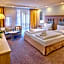 MAXIMILIAN Grand Hotel