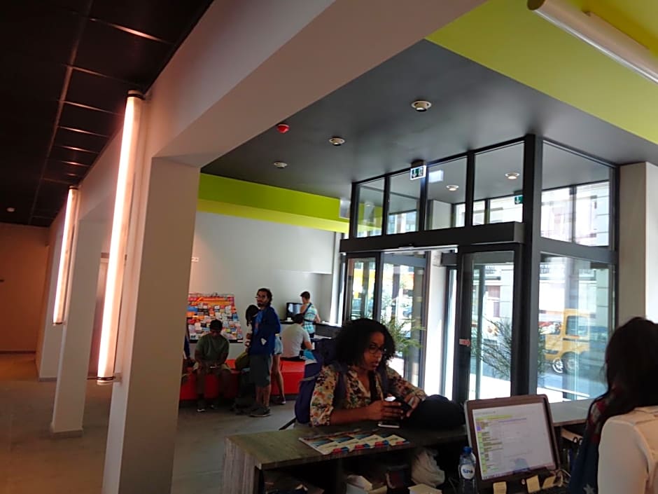 Brxxl 5 City Centre Hostel