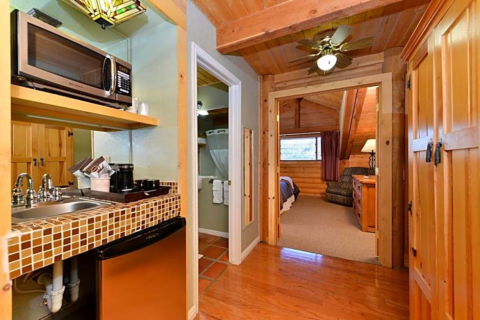 The Boulder Creek Lodge