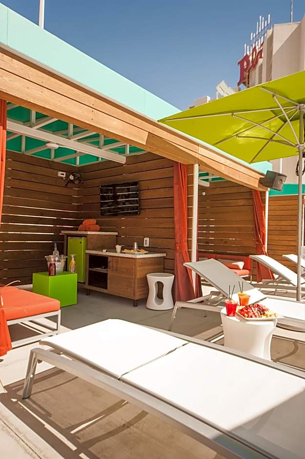 Plaza Hotel & Casino