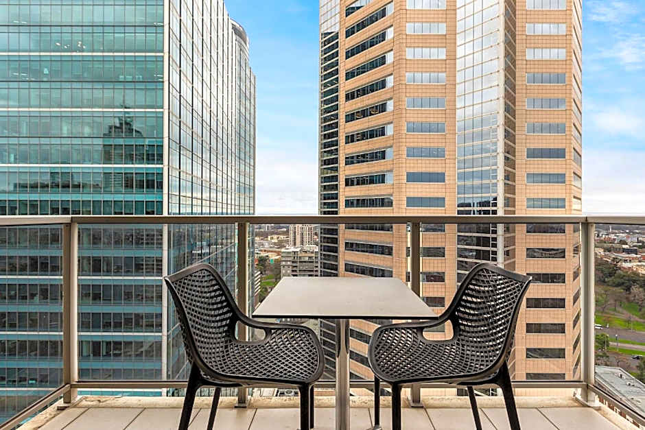 Oaks Melbourne on Lonsdale Suites