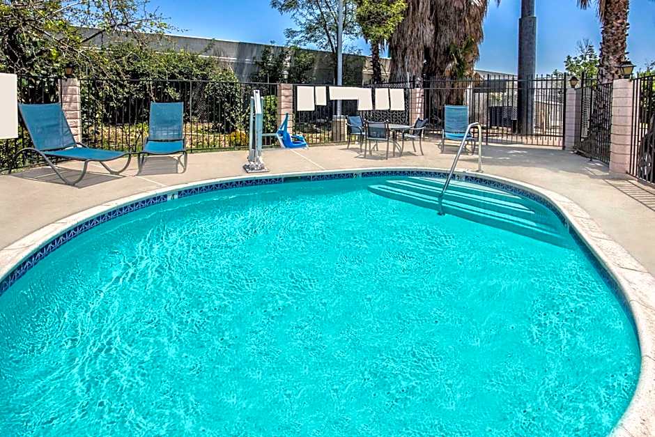 Days Inn by Wyndham Ontario Airport