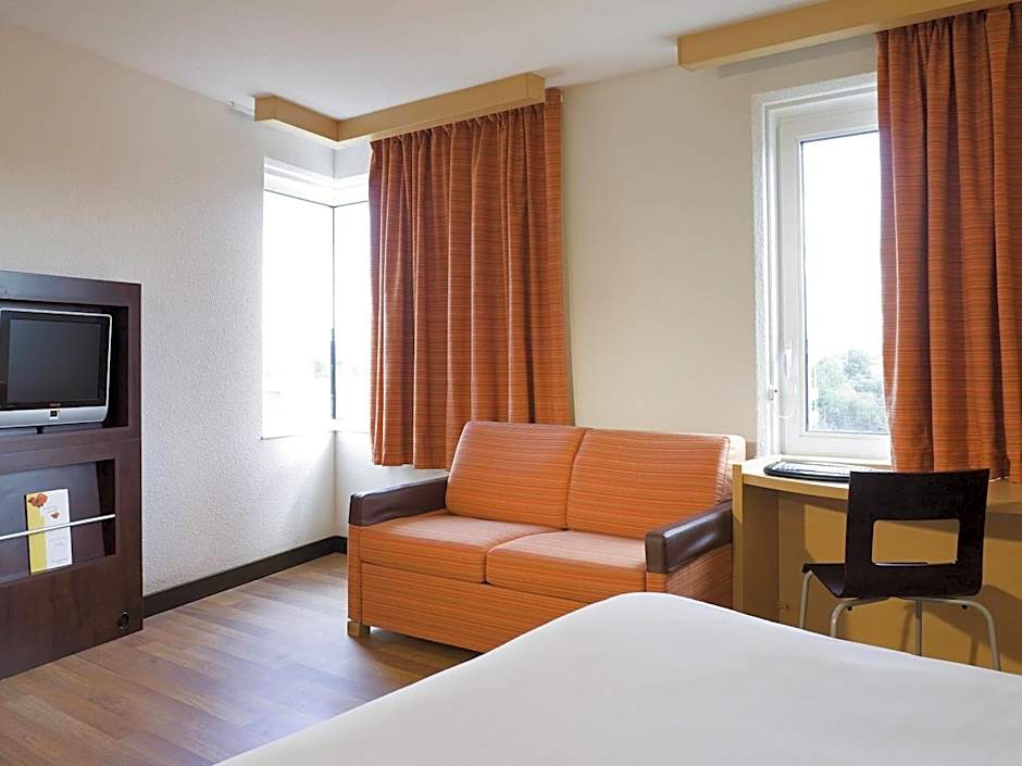 Ibis Bristol Temple Meads Hotel