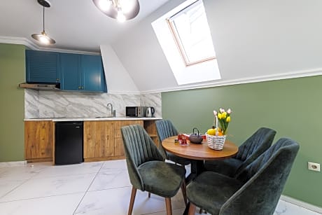 2 Bedroom 2+1