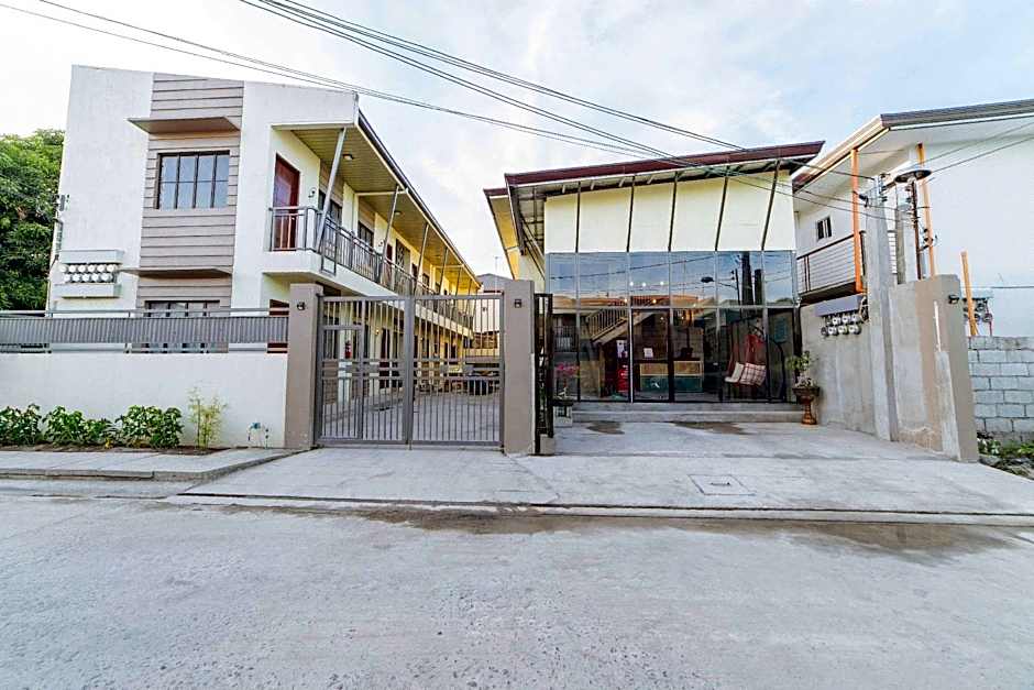 RedDoorz Plus @ Casa Lucia Sindalan San Fernando City Pampanga