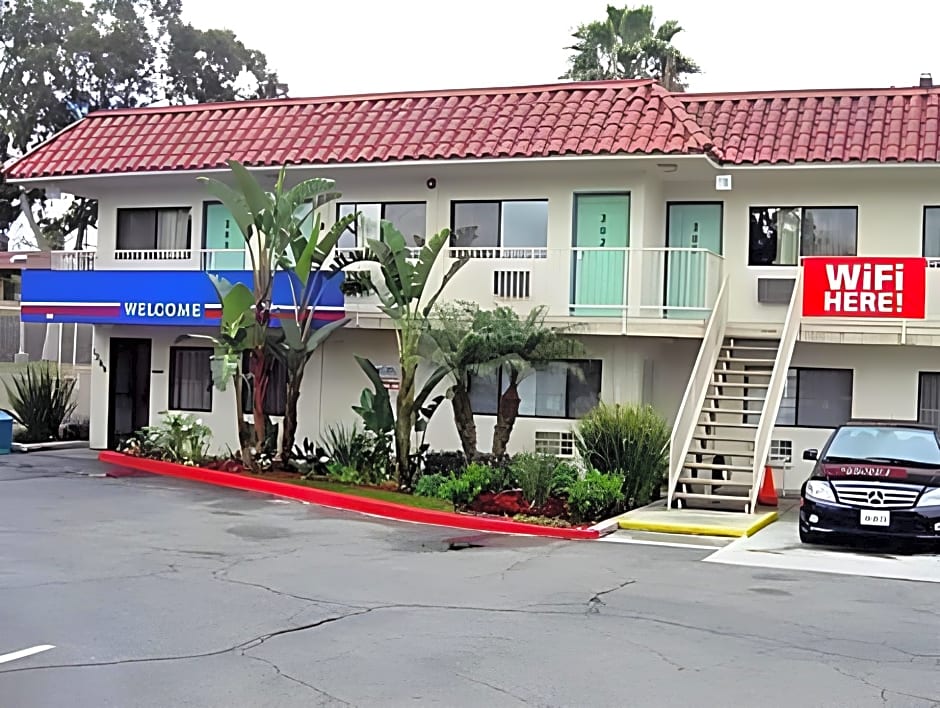 Motel 6 Riverside, CA - UCR East