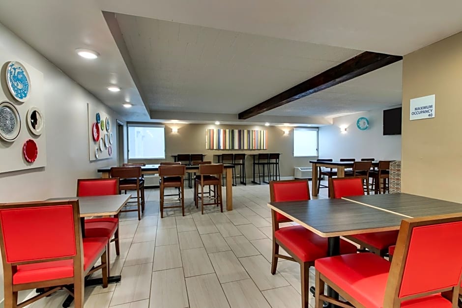 Holiday Inn Express Pittston - Scranton Airport