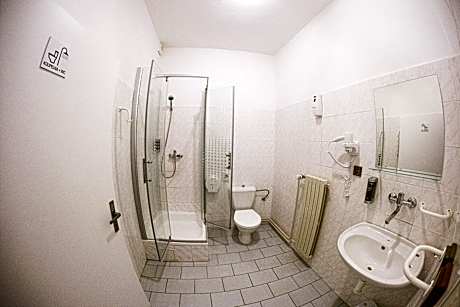 Quadruple Room with Private Bathroom