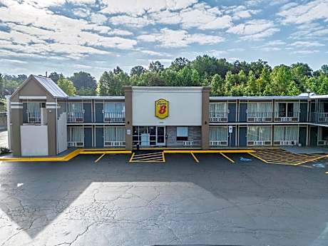 Super 8 by Wyndham Morganton