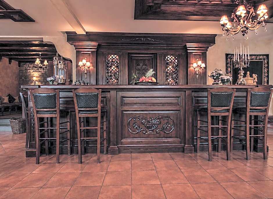 Hotel Doupiani House