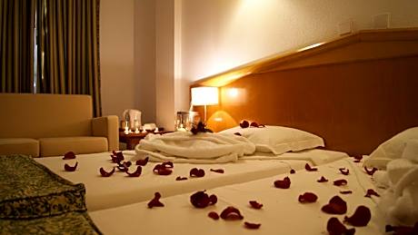 Double Room with Romantic Package