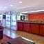 Econo Lodge Inn & Suites