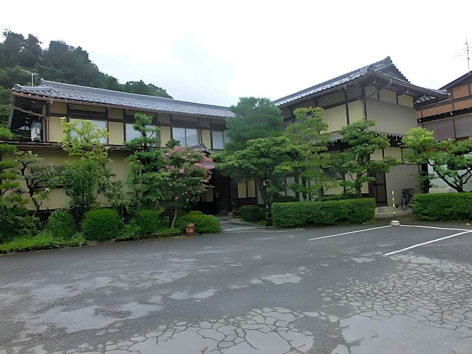 Minshuku Iwatakan