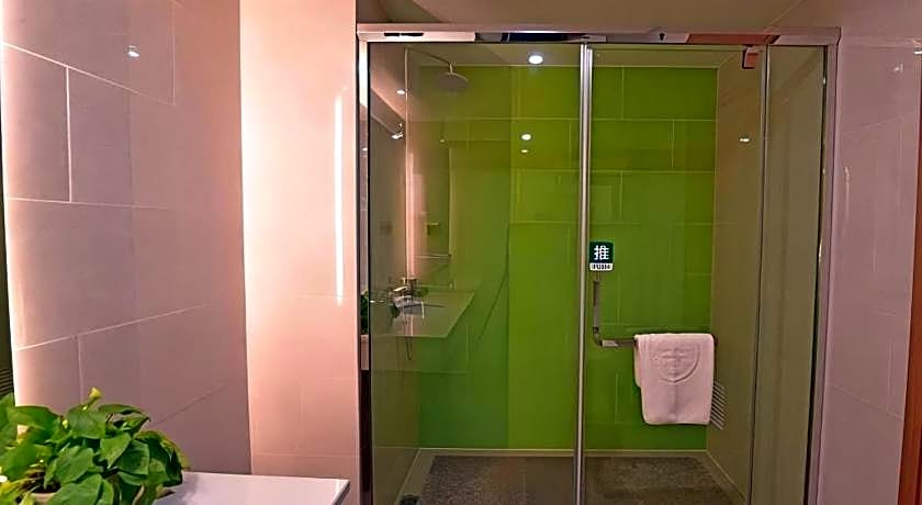 GreenTree Inn Tongxiang Chongfuzhen World Fur Center Branch