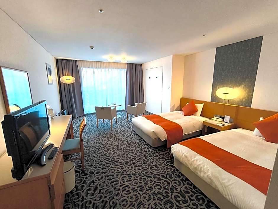 Photo 1 of 4 of 2 Beds, Nonsmoking, View, Top Floor