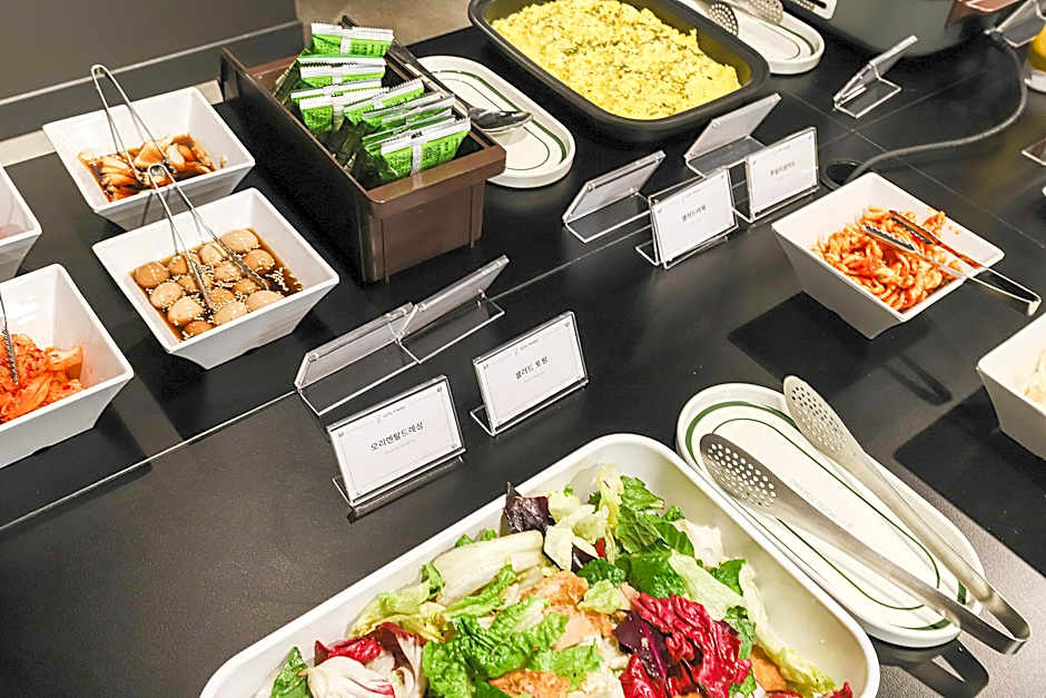 Workers Hotel Daejeon by Aank