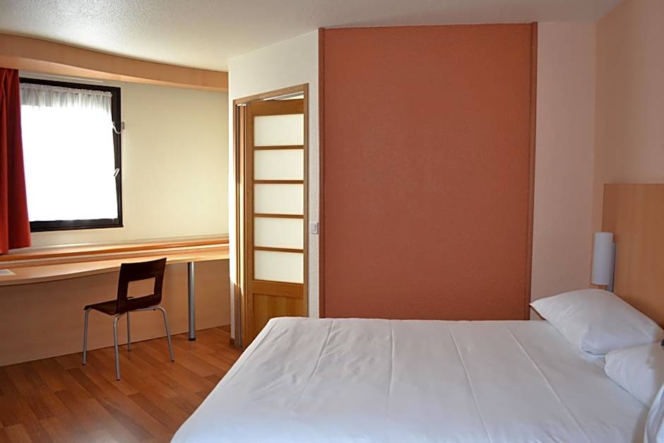 ibis Angers Centre Chateau