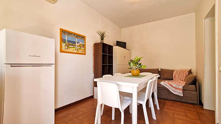 Bright flat in residence with pool - Beahost