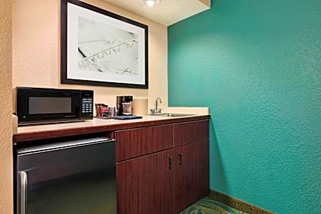 Suite, 2 Double Beds (Mobility/Hearing Accessible, Tub)