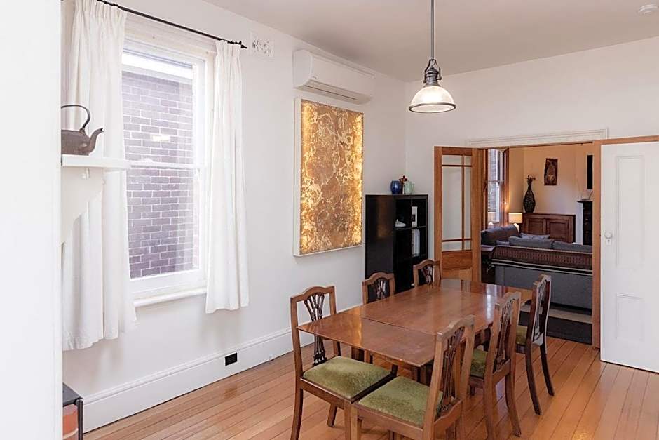 Serenity and style in Sandy Bay