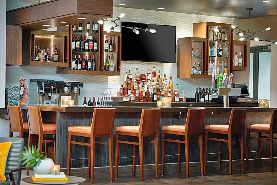 Renaissance Chicago Glenview Suites Hotel