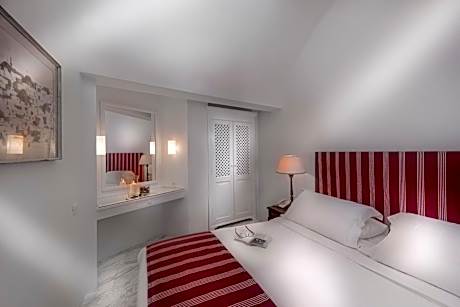 Panoramic Sunset View Suites