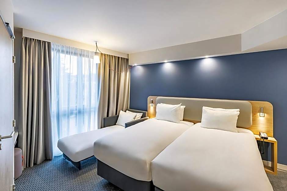 Holiday Inn Express Paris Poissy By IHG