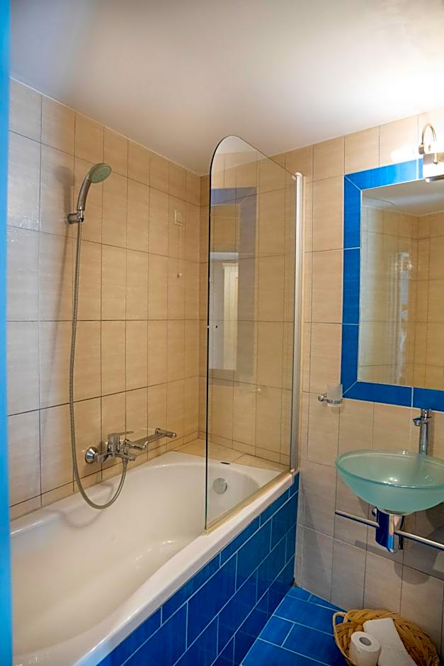 Trapela Areopolis, Boutique Hotel