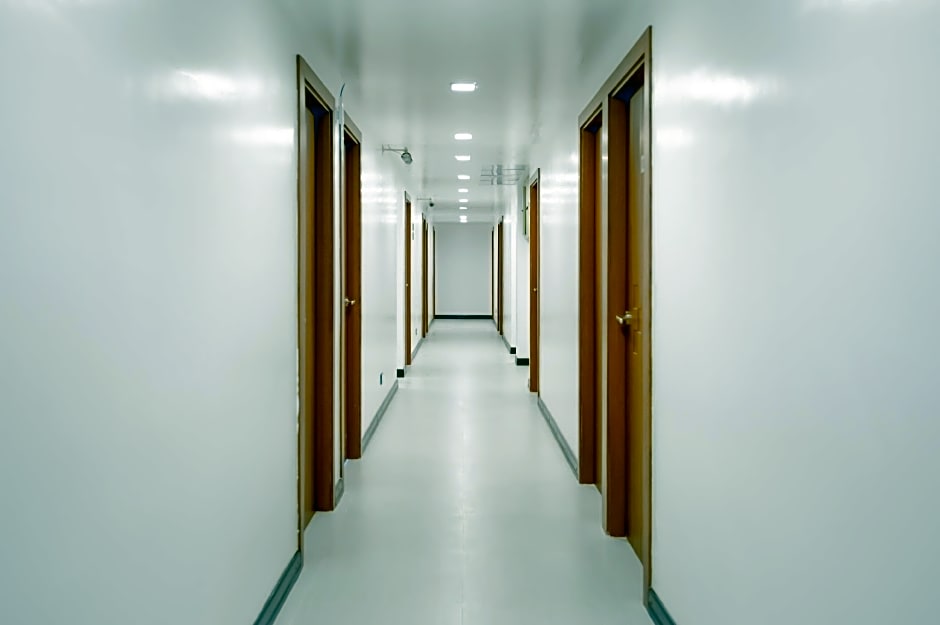 Clover City Center Hotel