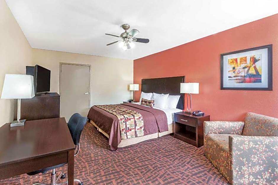 Days Inn by Wyndham Rayville