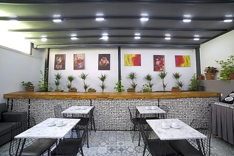 Almina inn hotel