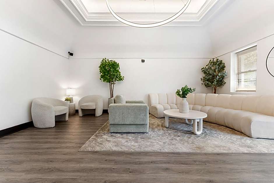 Bay Ridge ApartHotel