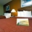 Quality Inn & Suites Kansas City I-435n Near Sports Complex