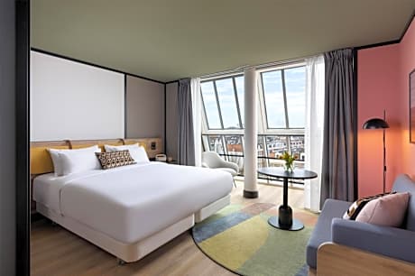 Superior Panoramic Canal View Room