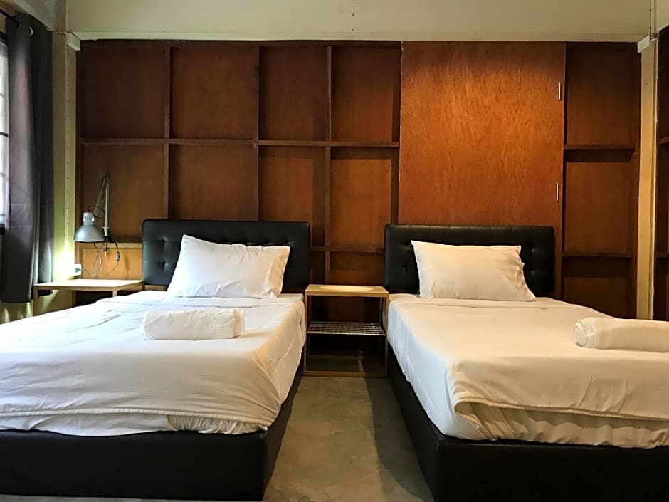 Boundary Hostel and Cafe