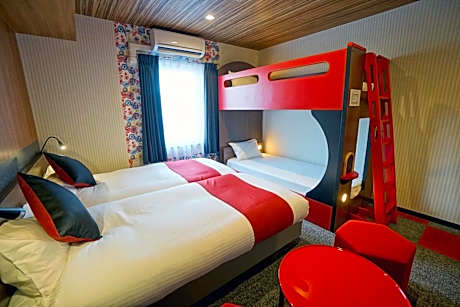 Standard Room with Bunk Bed and Spacious Bathroom (4 Adults)