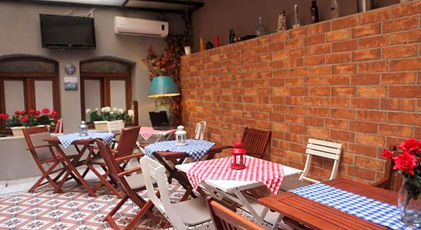 Tom Square Boutique Hotel