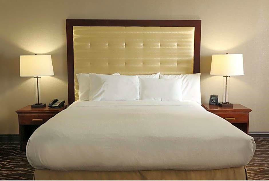 Hilton Kansas City Airport