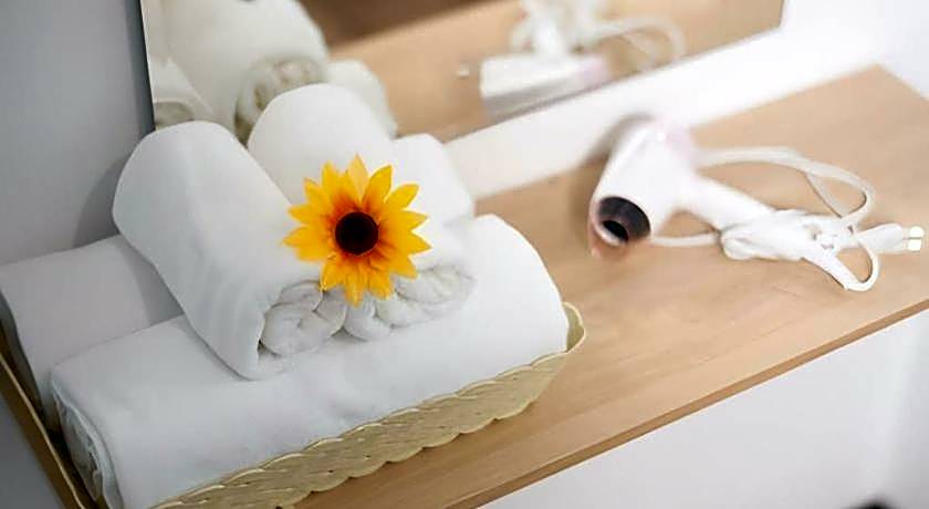 Hoppers Place Donmuang Hostel