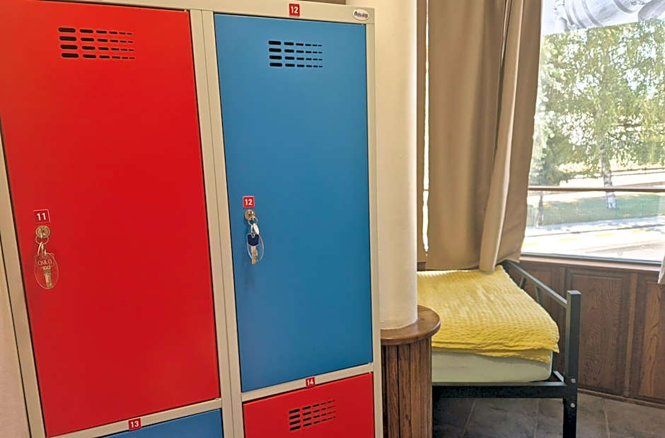 Bled Lesce station rooms and depo