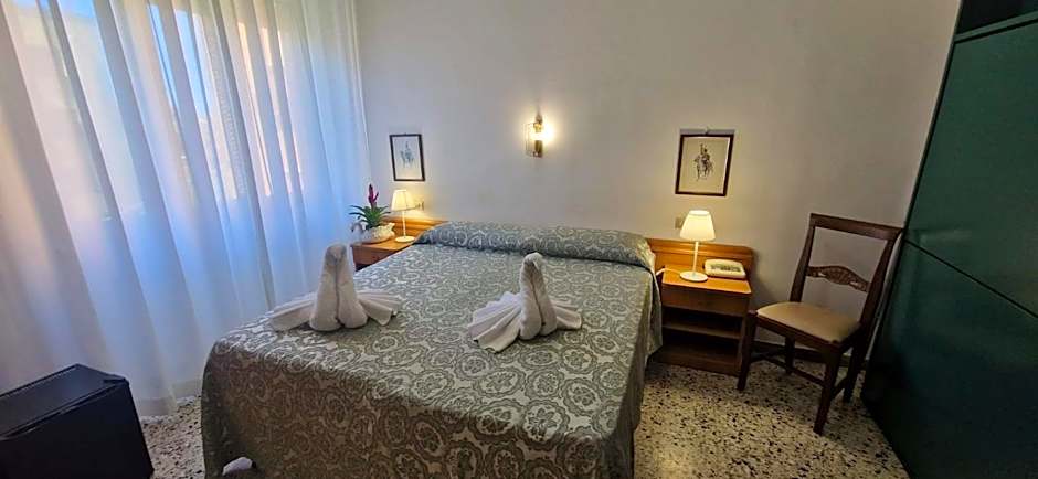Hotel Dora