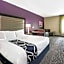 La Quinta Inn & Suites by Wyndham College Station South