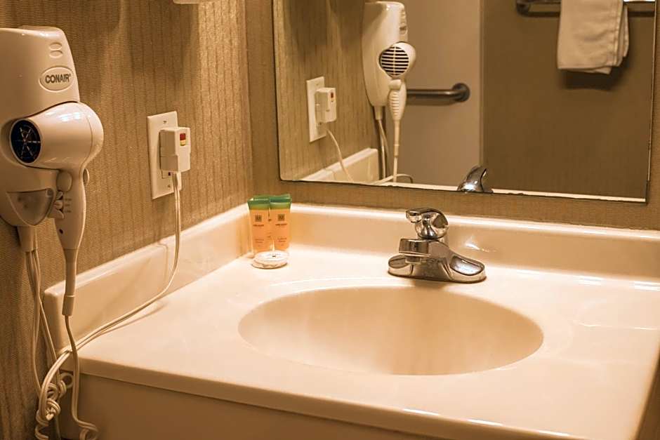 Colfax Inn by Marifah